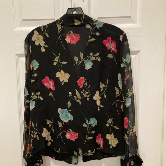 Jones New York flower blouse, size 6 - Picture 2 of 3